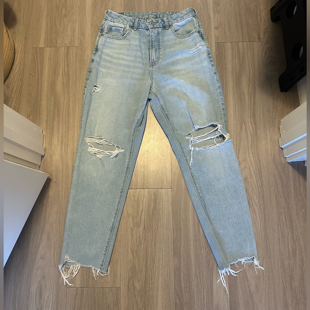 American Eagle Strigid Straight Mom Jean